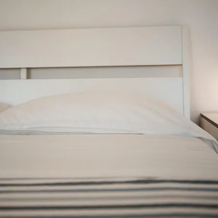 Guesthost - Bright Ariston X6! * 圣雷默