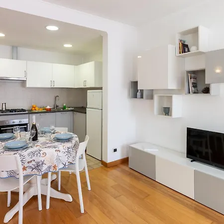 Guesthost - Bright Ariston X6! *