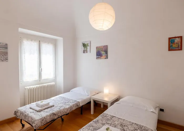 Guesthost - Bright Ariston X6! Apartment *