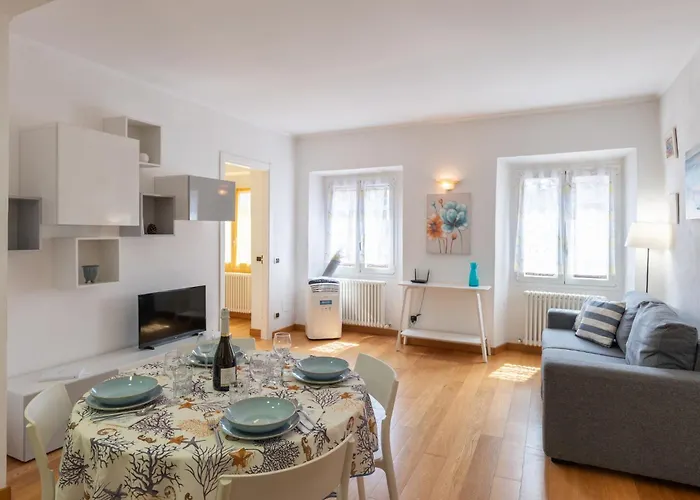 Guesthost - Bright Ariston X6! Apartment